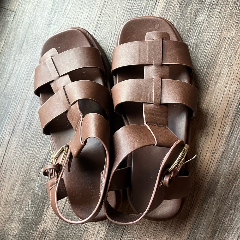 Brown Women's Strappy Buckle Sandals